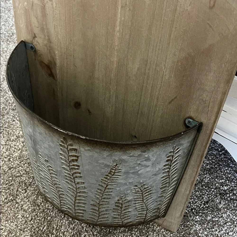 Rustic Wooden Cutting Board Wall Decor with Metal Fern Design - Picture 2 of 2